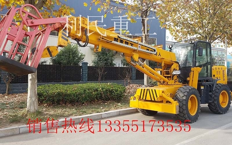 越野輪胎起重機(jī)具有很強(qiáng)的工況適應(yīng)性
